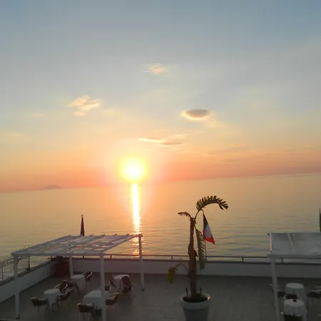 & La Porta Del Mare Otel 3*