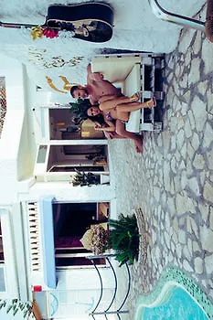 & La Porta Del Mare Otel