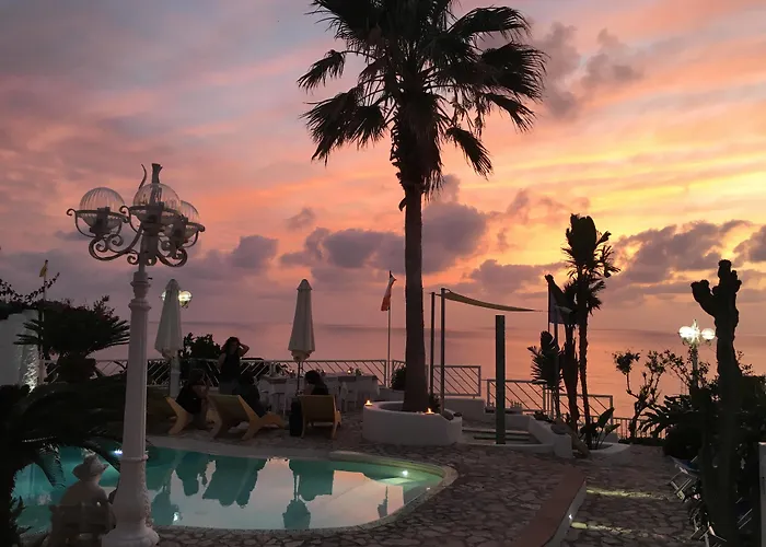 & La Porta Del Mare Hotell 3*